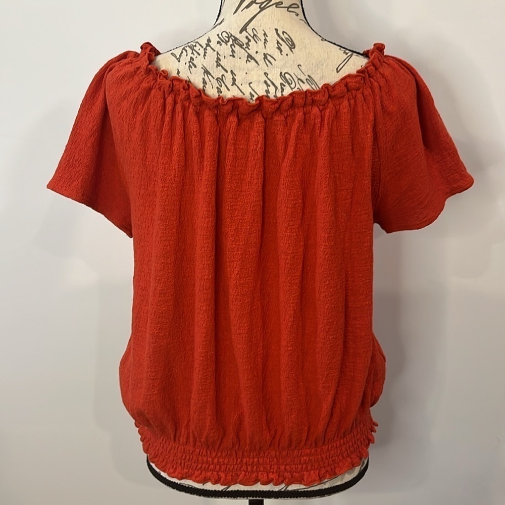 Madewell textured cotton on or off shoulder smocked waist top - Picture 5 of 9